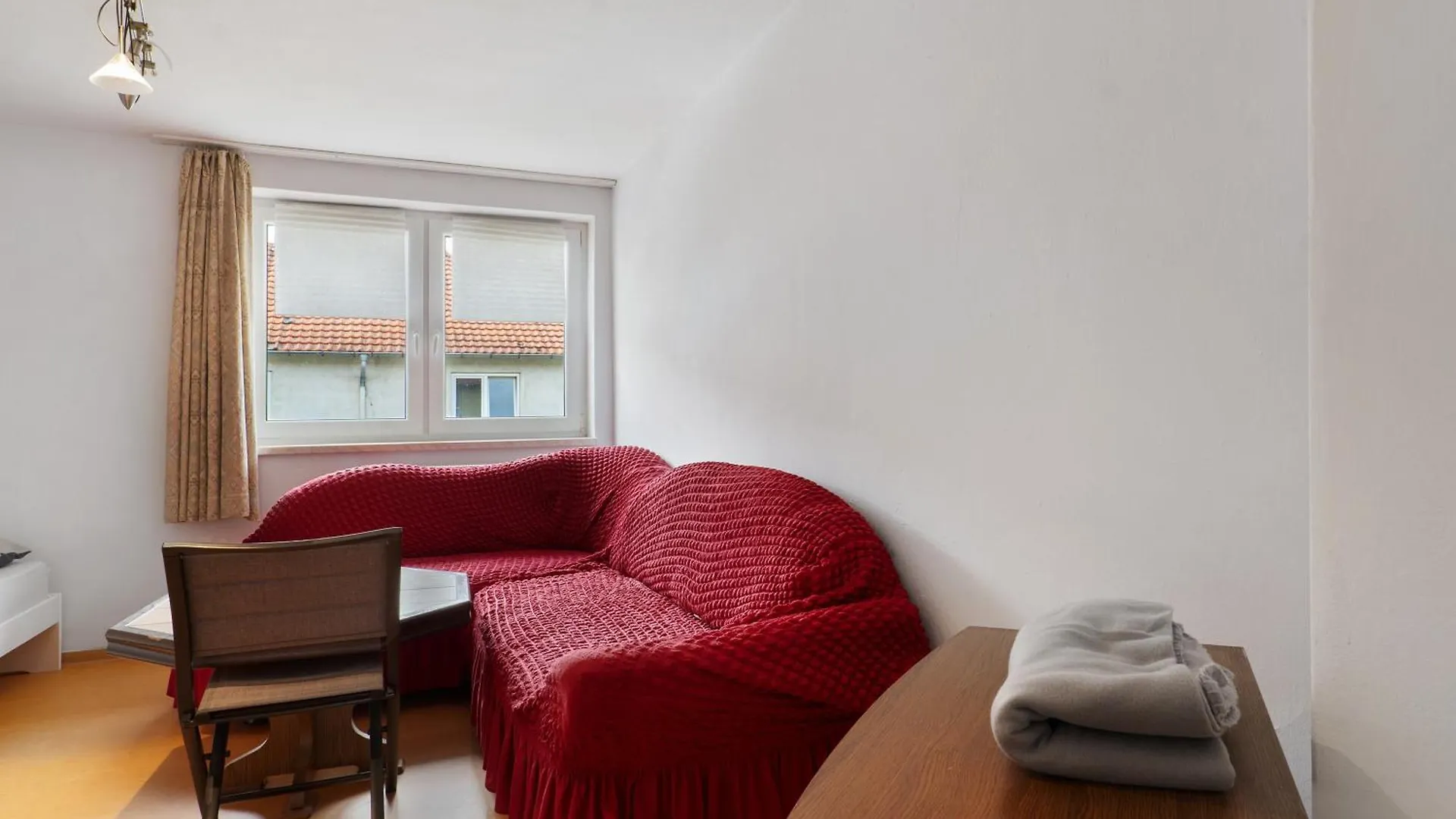 Yellow Miltenberg Apartment